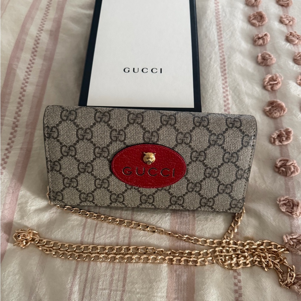 Gucci Neo GG Supreme long wallet w/added Chain in Beige Canvas and Red leather.